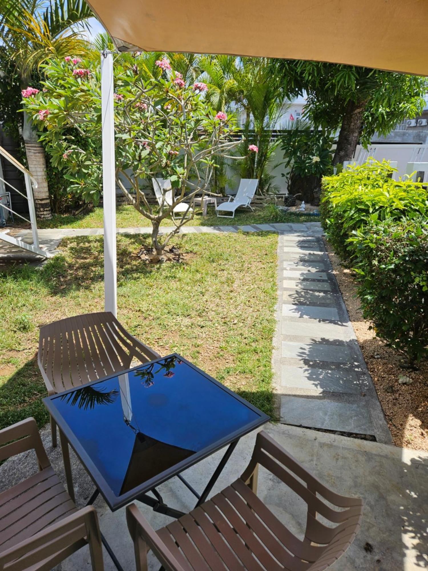 Casa Frangipani Mauritius Apartment Trou d'Eau Douce Luaran gambar