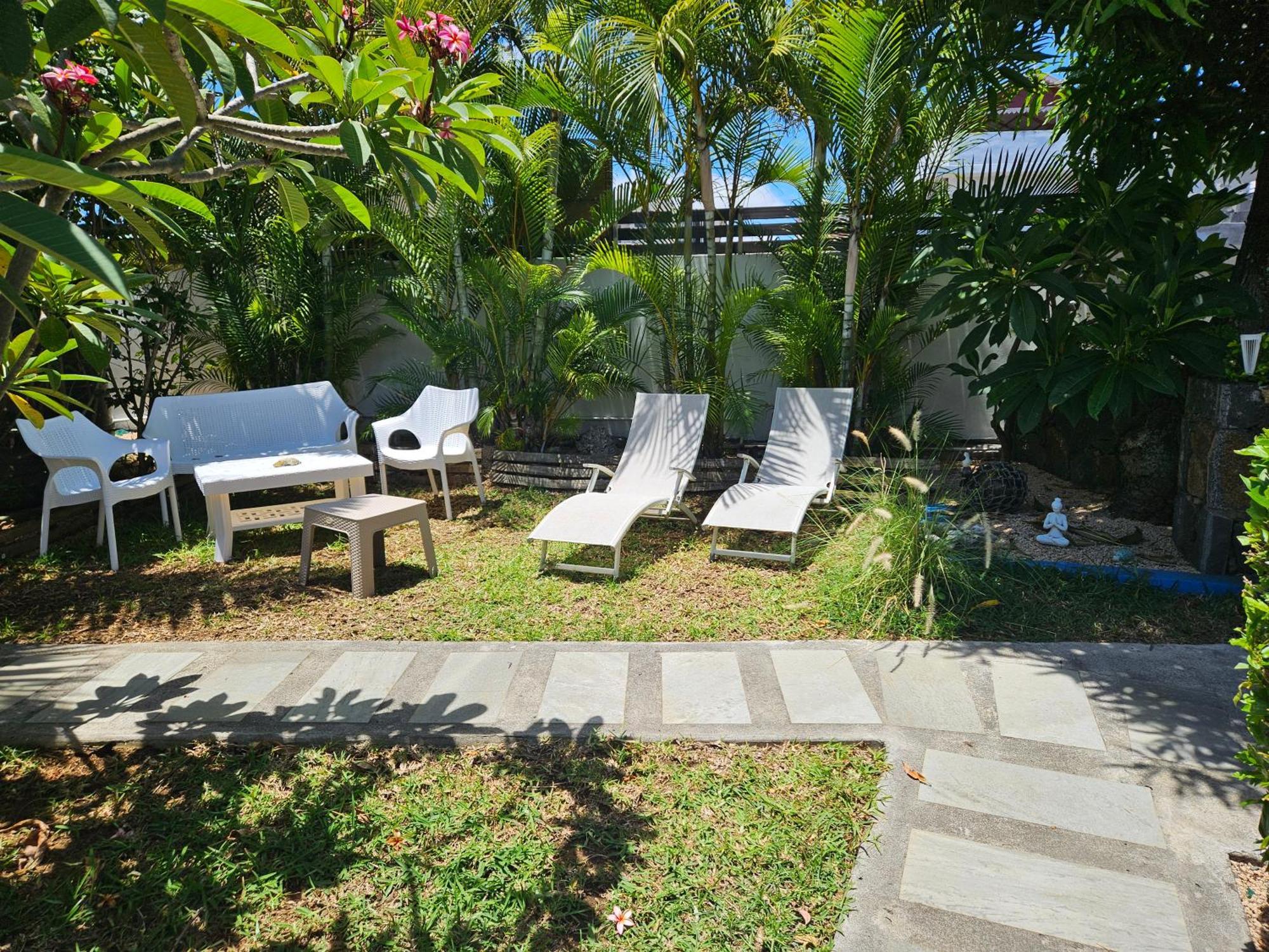 Casa Frangipani Mauritius Apartment Trou d'Eau Douce Luaran gambar
